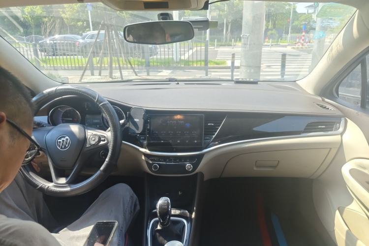 Used Buick Verano 2015 Sedan 15S Manual Entry-Level Model Center Console