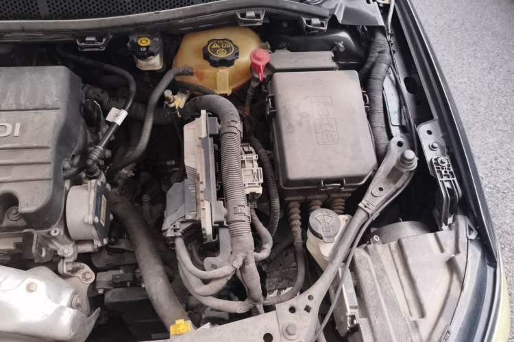 Used Buick Verano 2015 Sedan 15S Automatic Leading Model Engine Bay Left