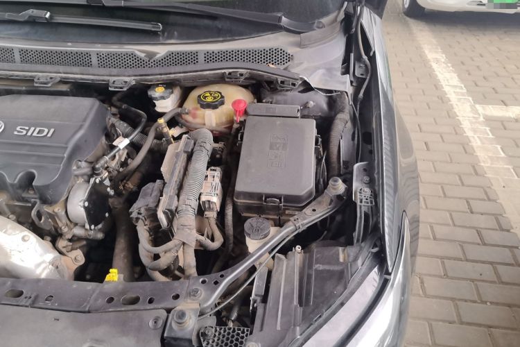 Used Buick Verano 2015 Sedan 15S Automatic Leading Model Engine Bay Left