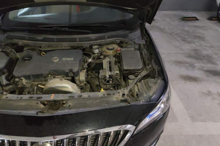 Used Buick Verano 2015 Sedan 15S Manual Entry-Level Model Engine Bay Left