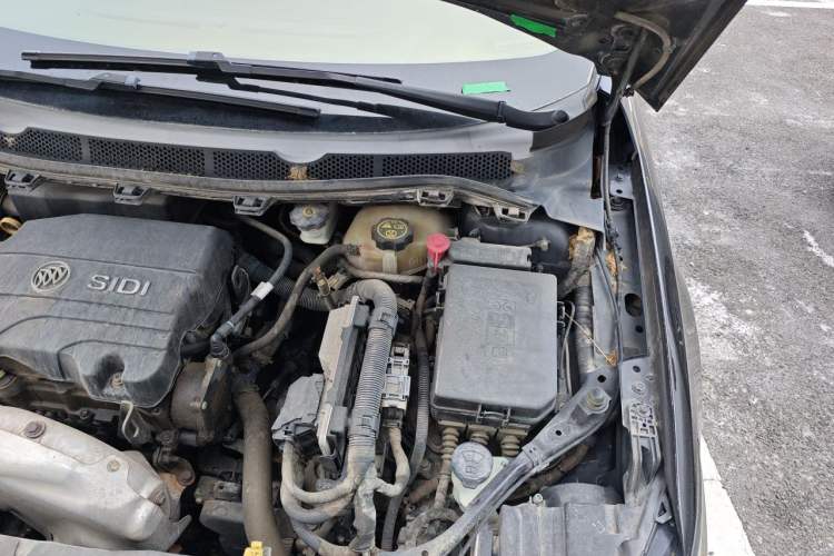 Used Buick Verano 2015 Sedan 15S Automatic Leading Model Engine Bay Left