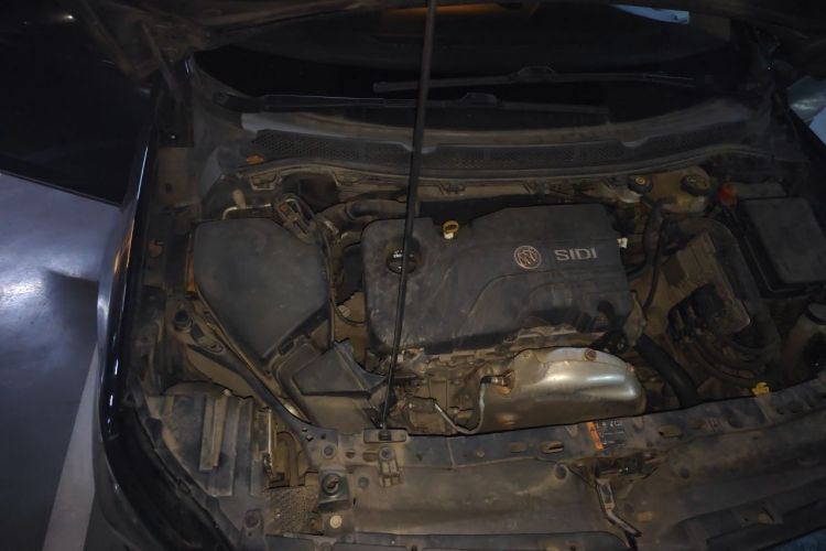 Used Buick Verano 2015 Sedan 15S Automatic Leading Model Engine Bay Right