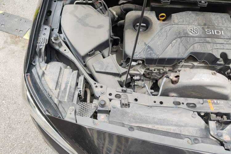 Used Buick Verano 2015 Sedan 20T Dual-Clutch Elite Model Engine Bay Right