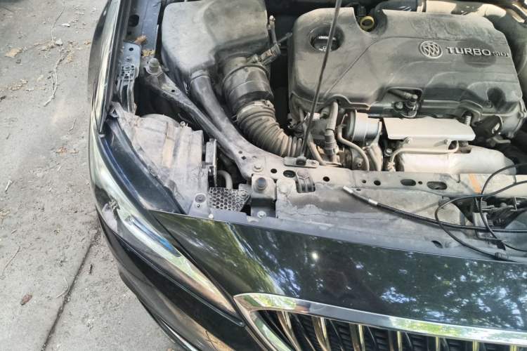 Used Buick Verano 2015 Sedan 20T Dual-Clutch Leading Model Engine Bay Right