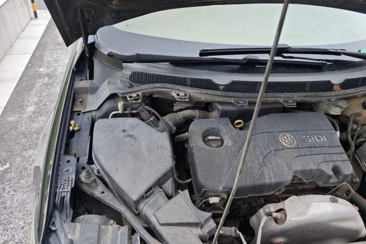 Used Buick Verano 2015 Sedan 15S Automatic Leading Model Engine Bay Right