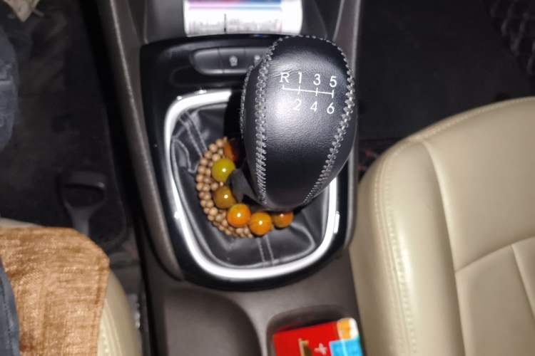 Used Buick Verano 2015 Sedan 15S Manual Entry-Level Model Gear Lever