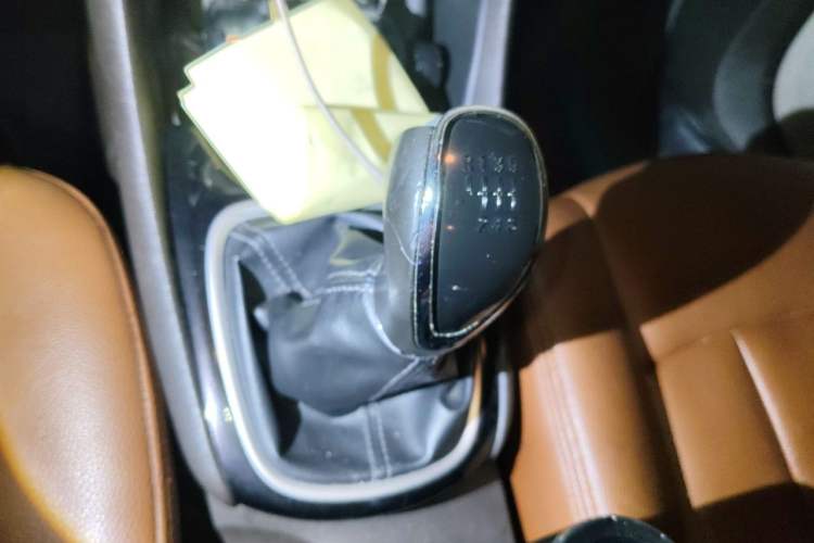 Used Buick Verano 2015 Sedan 15S Manual Entry-Level Model Gear Lever