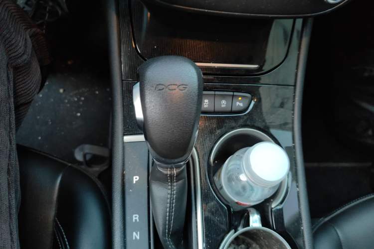 Used Buick Verano 2015 Sedan 20T Dual-Clutch Leading Model Gear Lever