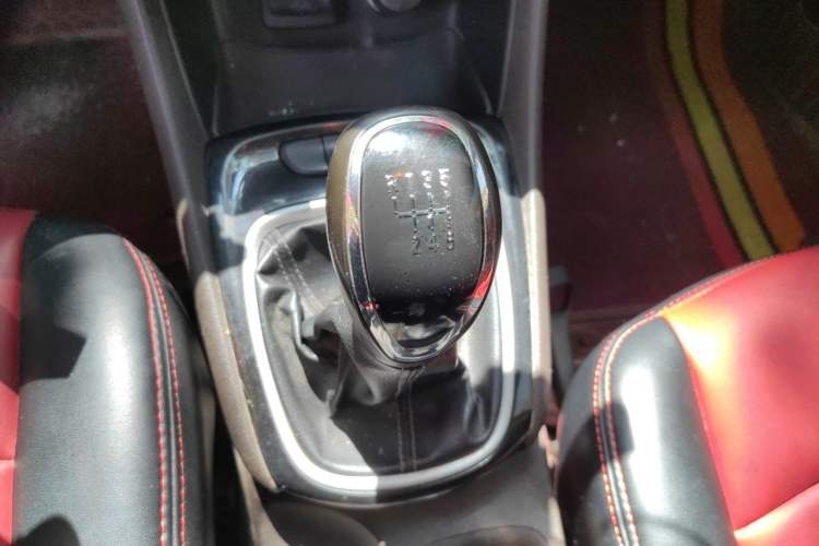 Used Buick Verano 2015 Sedan 15S Manual Entry-Level Model Gear Lever