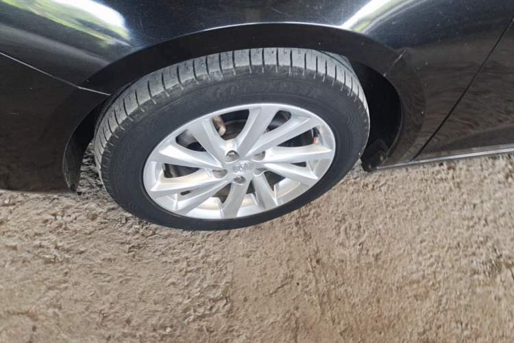 Used Buick Verano 2015 Sedan 15S Manual Leading Model Left Front Wheel Hub