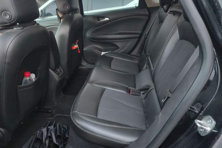 Used Buick Verano 2015 Sedan 20T Dual-Clutch Leading Model Left Rear Seat