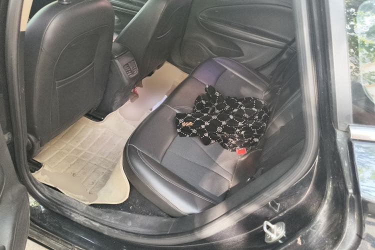 Used Buick Verano 2015 Sedan 20T Dual-Clutch Leading Model Left Rear Seat
