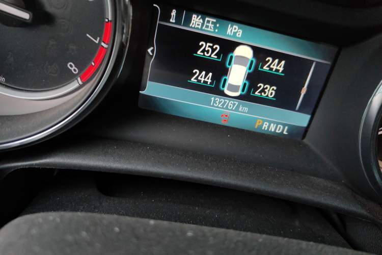 Used Buick Verano 2015 Sedan 20T Dual-Clutch Leading Model Odometer Close Up