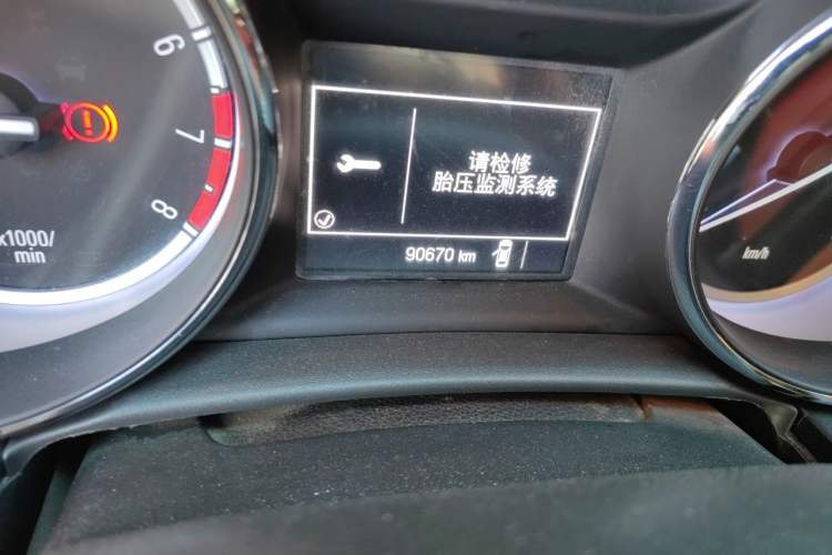 Used Buick Verano 2015 Sedan 15S Manual Entry-Level Model Odometer Close Up