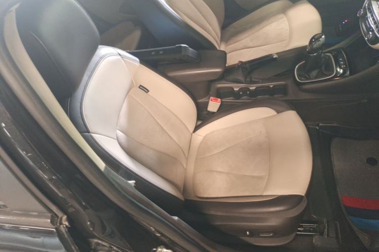 Used Buick Verano 2015 Sedan 15S Manual Leading Model Right Front Seat