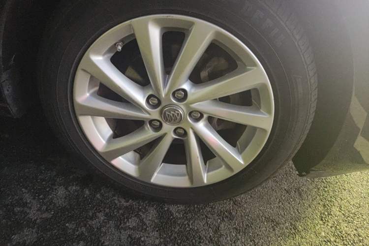 Used Buick Verano 2015 Sedan 15S Automatic Ambition Model Right Front Wheel Hub