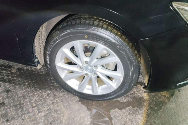 Used Buick Verano 2015 Sedan 15S Manual Entry-Level Model Right Front Wheel Hub