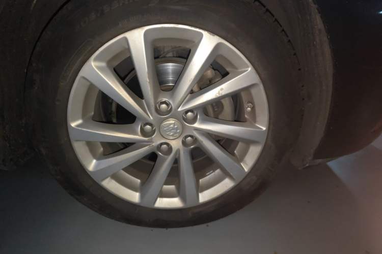 Used Buick Verano 2015 Sedan 15S Automatic Leading Model Right Front Wheel Hub