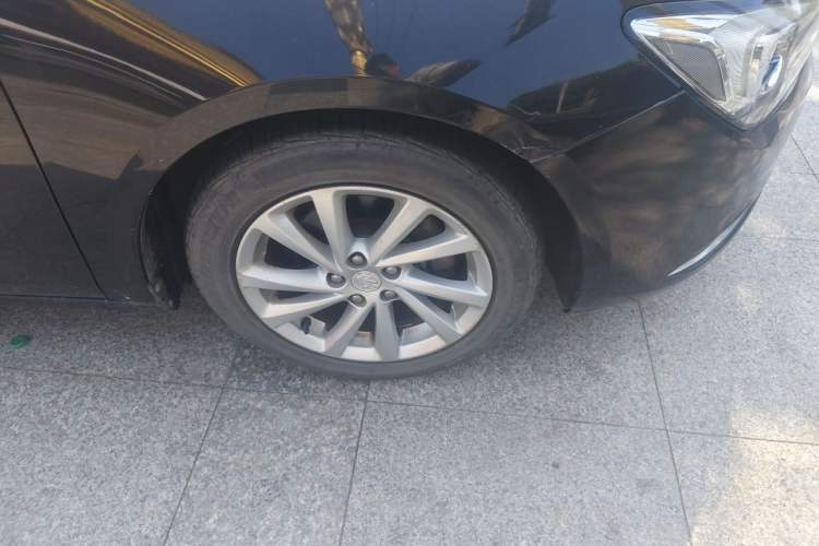Used Buick Verano 2015 Sedan 15S Manual Entry-Level Model Right Front Wheel Hub
