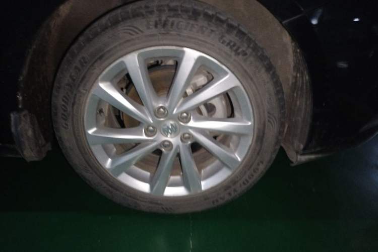 Used Buick Verano 2015 Sedan 15S Automatic Leading Model Right Front Wheel Hub