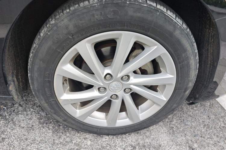 Used Buick Verano 2015 Sedan 15S Automatic Leading Model Right Front Wheel Hub