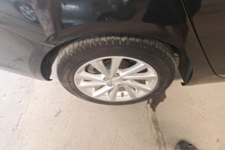 Used Buick Verano 2015 Sedan 15S Manual Leading Model Right Rear Wheel Hub