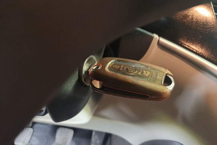 Used Buick Verano 2015 Sedan 15S Manual Leading Model Vehicle Key