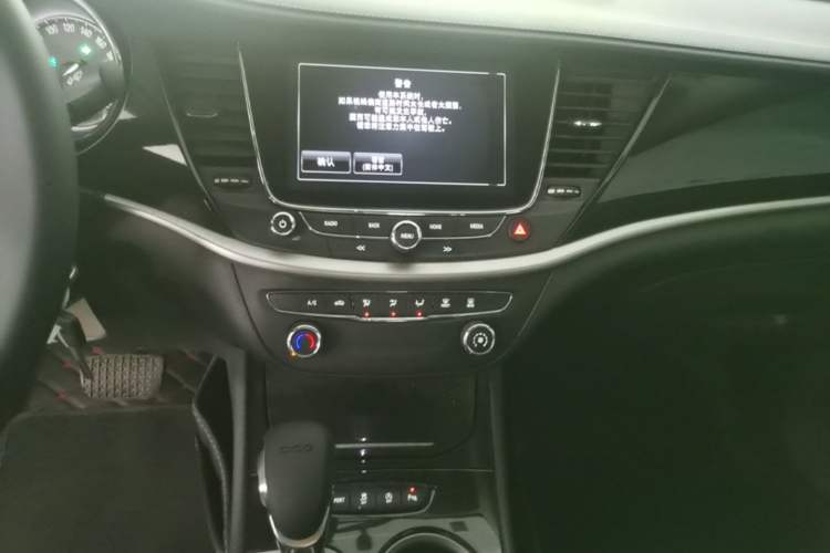 Used Buick Verano 2015 Sedan 20T Dual-Clutch Leading Model Audio And AC Panel