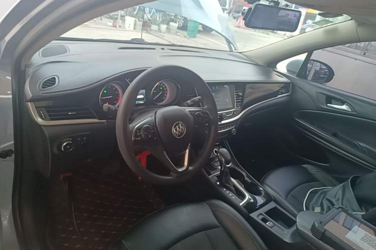 Used Buick Verano 2015 Sedan 20T Dual-Clutch Leading Model Center Console