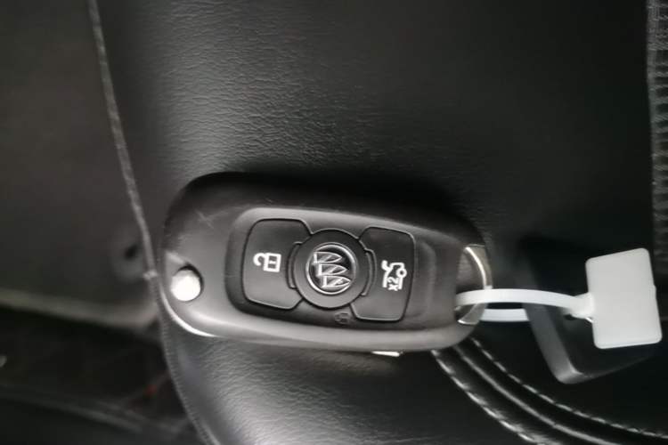 Used Buick Verano 2015 Sedan 20T Dual-Clutch Leading Model Interior 1
