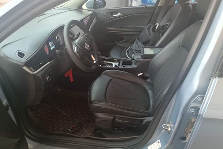 Used Buick Verano 2015 Sedan 20T Dual-Clutch Leading Model Left Front Seat