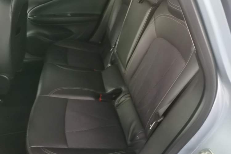 Used Buick Verano 2015 Sedan 20T Dual-Clutch Leading Model Left Rear Seat