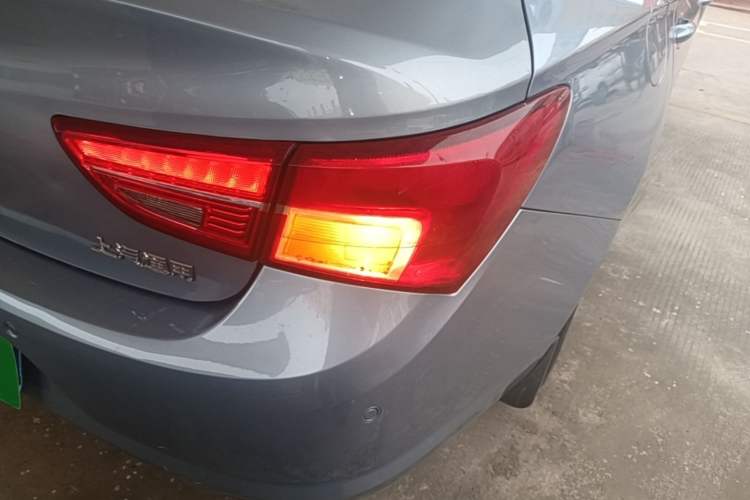 Used Buick Verano 2015 Sedan 20T Dual-Clutch Leading Model Right Rear Taillight
