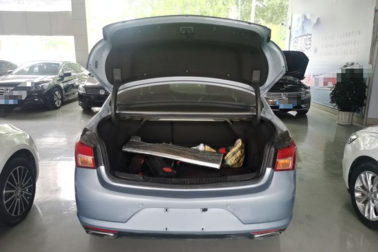 Used Buick Verano 2015 Sedan 20T Dual-Clutch Leading Model Trunk