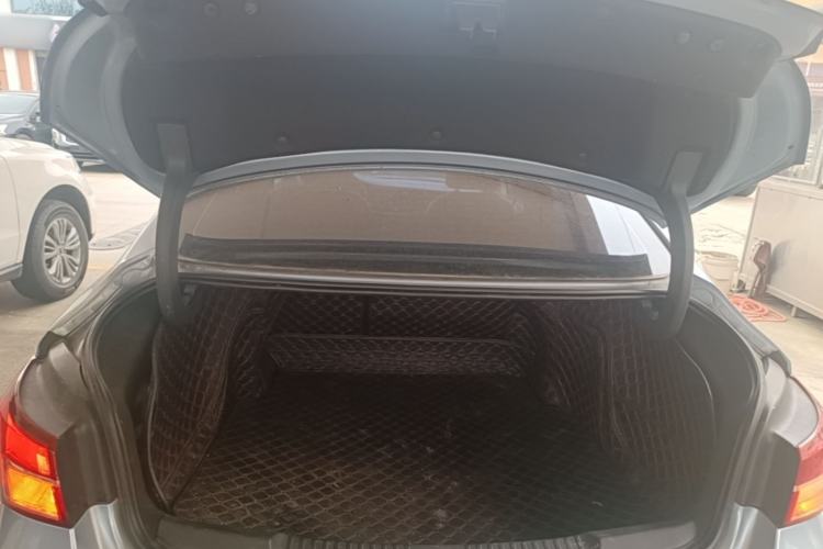 Used Buick Verano 2015 Sedan 20T Dual-Clutch Leading Model Trunk