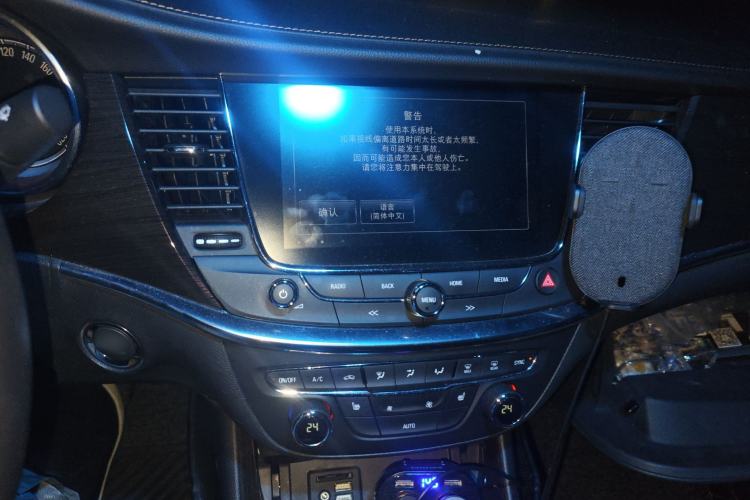 Used Buick Verano 2015 Sedan 20T Dual-Clutch Flagship Model Audio And AC Panel