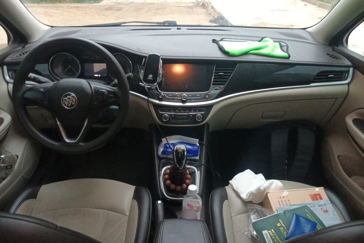 Used Buick Verano 2015 Sedan 15S Manual Leading Model Center Console