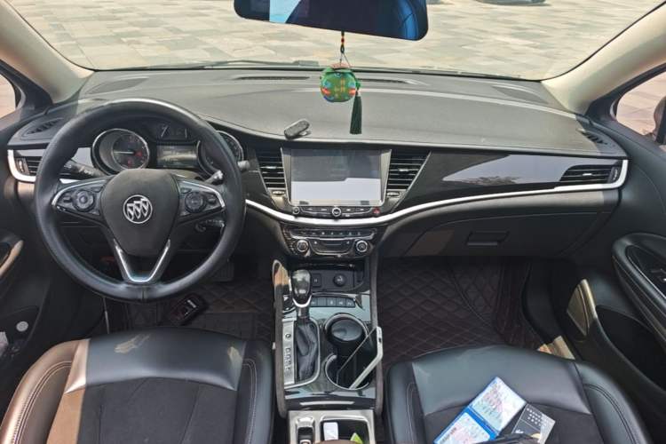 Used Buick Verano 2015 Sedan 20T Dual-Clutch Elite Model Center Console