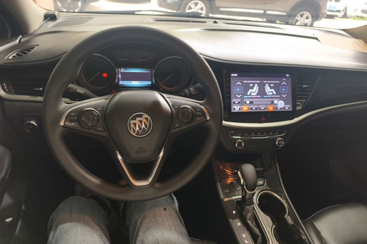 Used Buick Verano 2015 Sedan 20T Dual-Clutch Leading Model Center Console