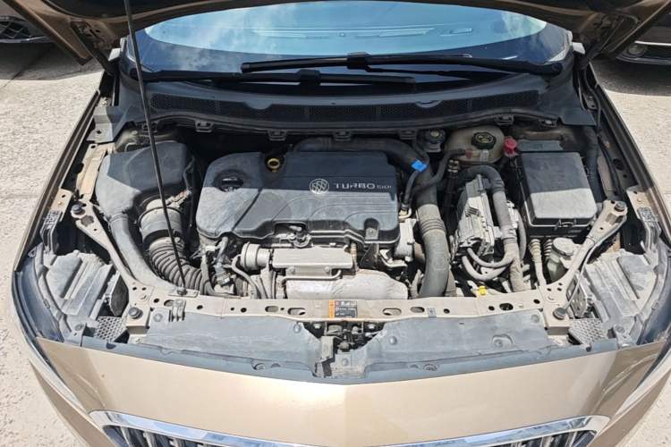 Used Buick Verano 2015 Sedan 20T Dual-Clutch Flagship Model Engine Bay