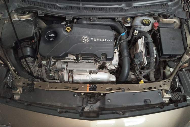 Used Buick Verano 2015 Sedan 20T Dual-Clutch Luxury Model Engine Bay