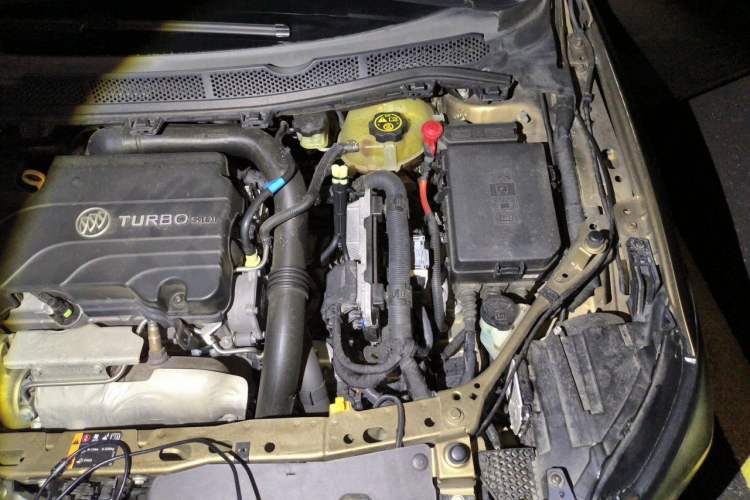 Used Buick Verano 2015 Sedan 20T Dual-Clutch Leading Model Engine Bay Left