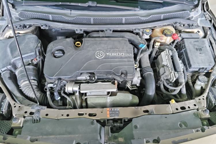 Used Buick Verano 2015 Sedan 20T Dual-Clutch Flagship Model Engine Bay