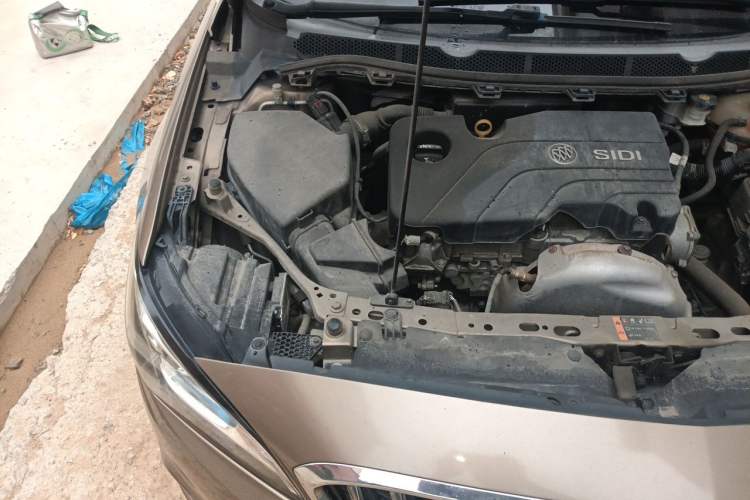 Used Buick Verano 2015 Sedan 15S Manual Leading Model Engine Bay Right