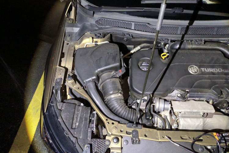 Used Buick Verano 2015 Sedan 20T Dual-Clutch Leading Model Engine Bay Right