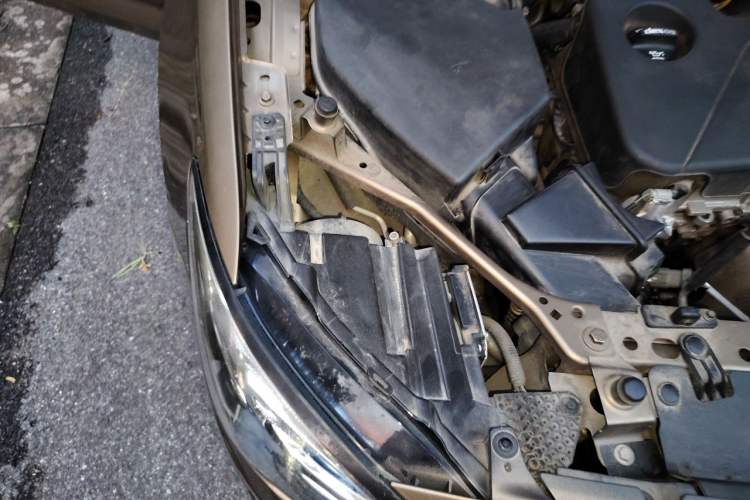 Used Buick Verano 2015 Sedan 15S Automatic Leading Model Engine Bay Right