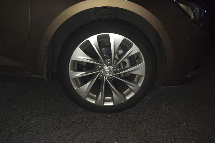 Used Buick Verano 2015 Sedan 20T Dual-Clutch Flagship Model Exterior 7