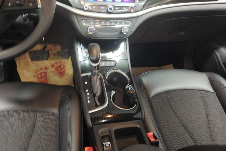 Used Buick Verano 2015 Sedan 20T Dual-Clutch Leading Model Gear Lever