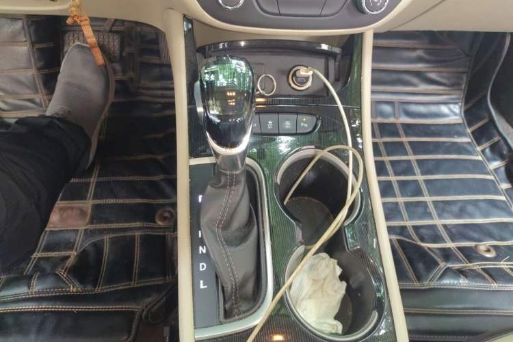 Used Buick Verano 2015 Sedan 15S Automatic Leading Model Gear Lever