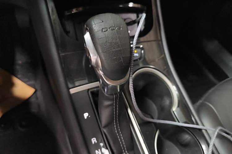 Used Buick Verano 2015 Sedan 20T Dual-Clutch Leading Model Gear Lever